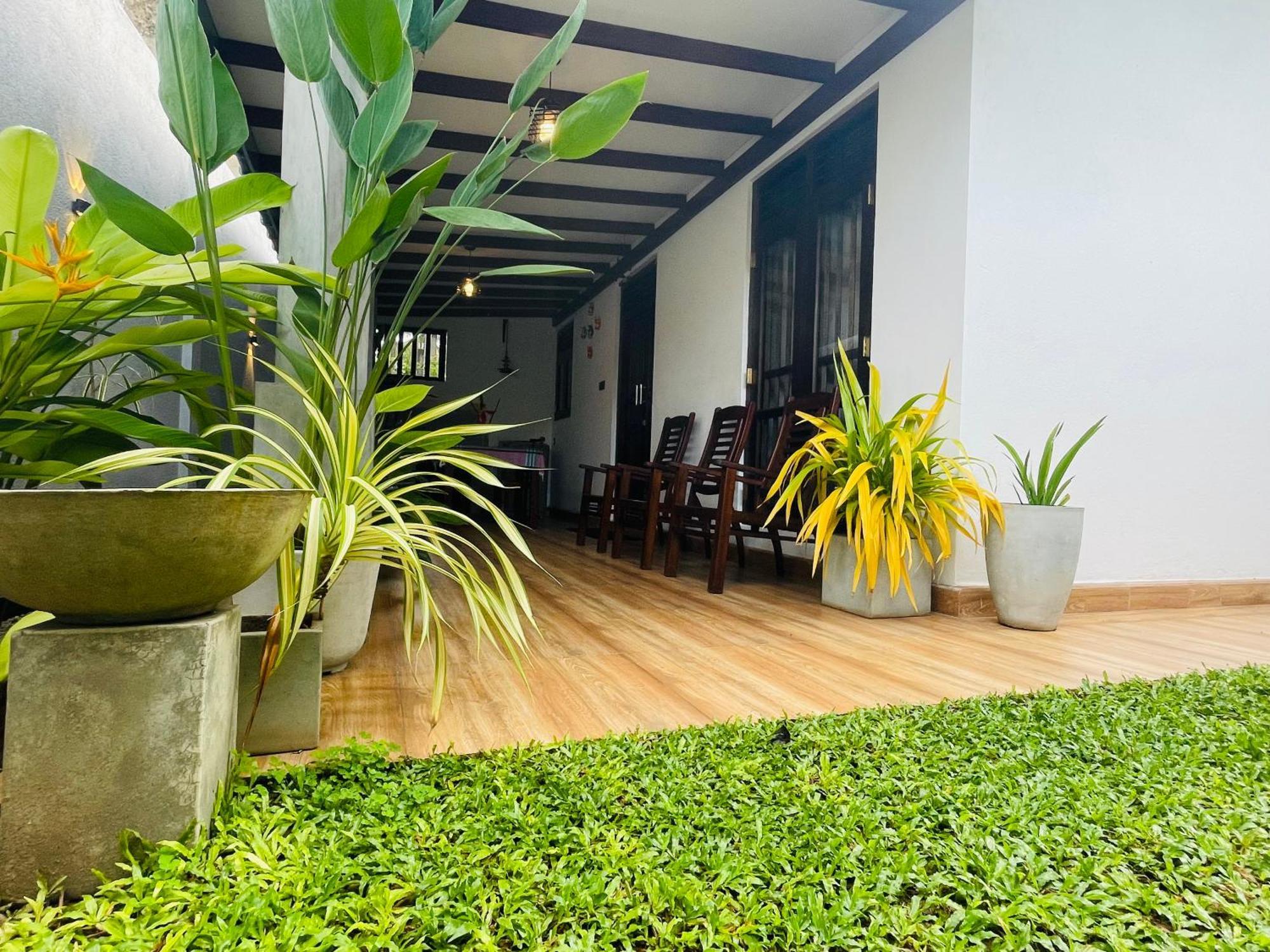 The Nook Hotel Hikkaduwa Exterior photo