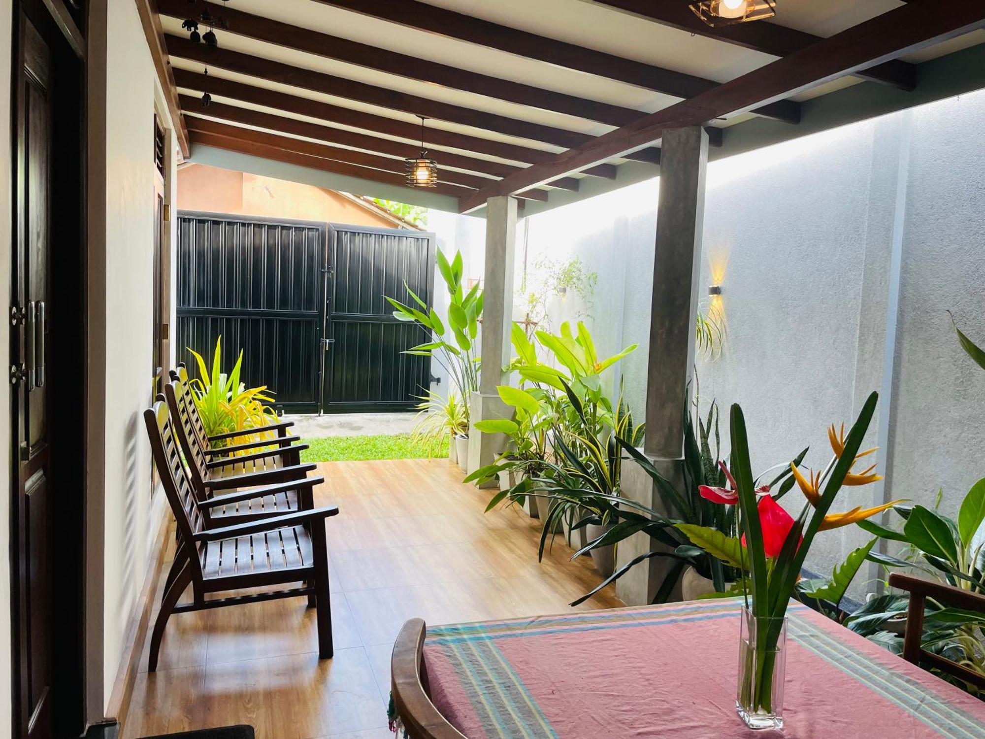 The Nook Hotel Hikkaduwa Exterior photo