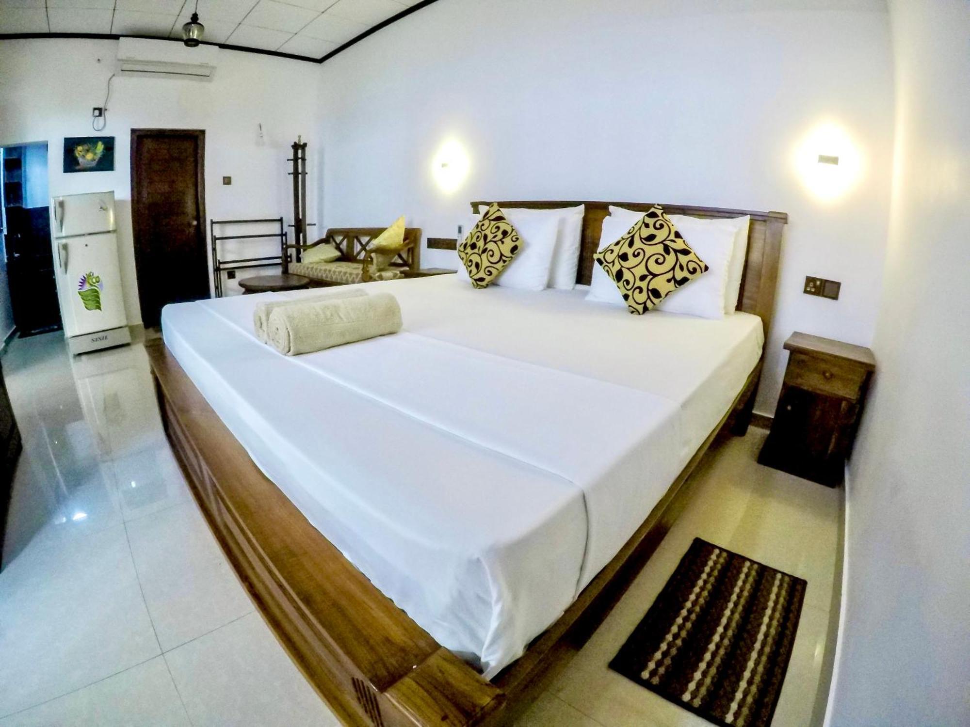 The Nook Hotel Hikkaduwa Exterior photo