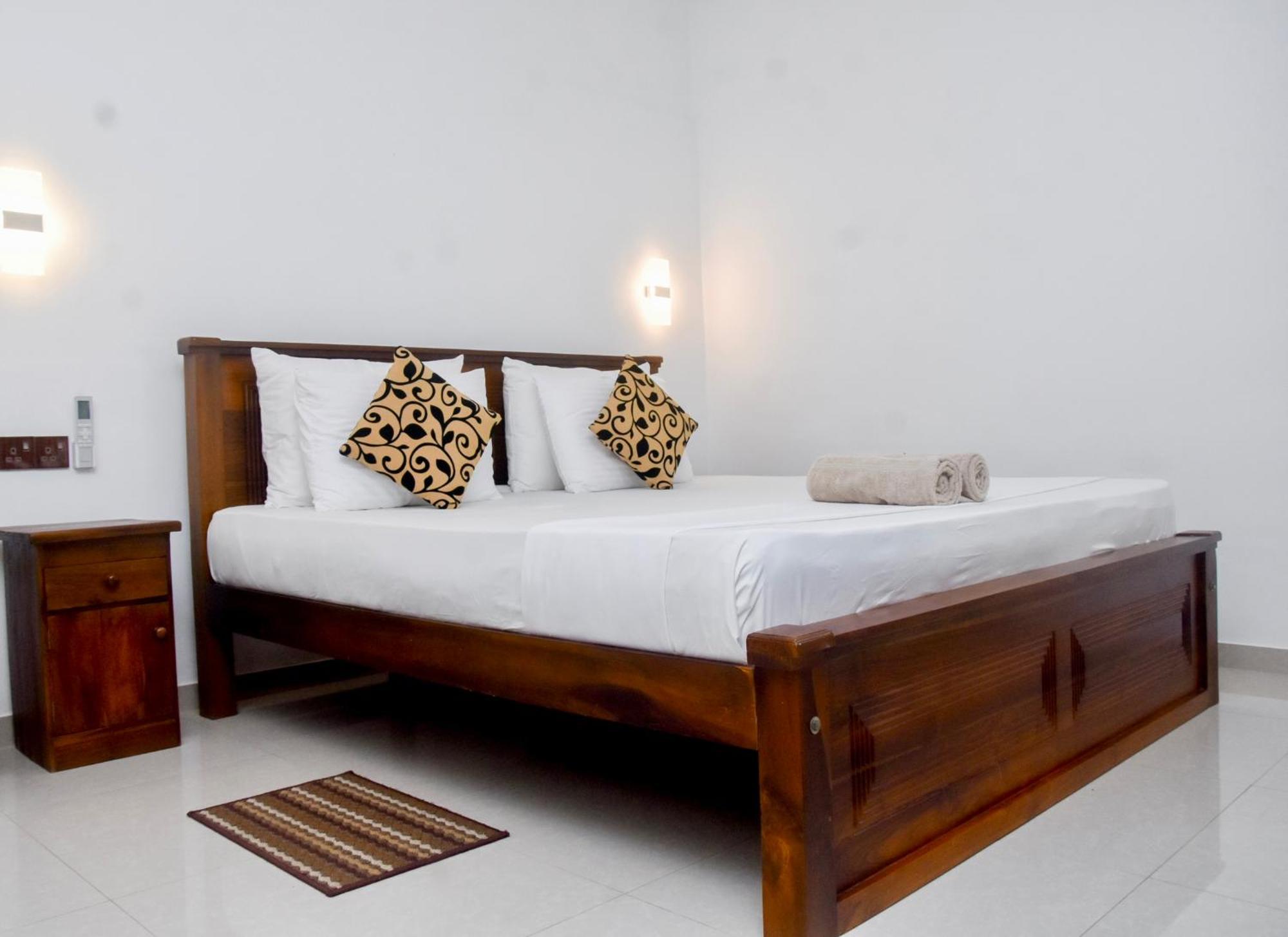 The Nook Hotel Hikkaduwa Exterior photo