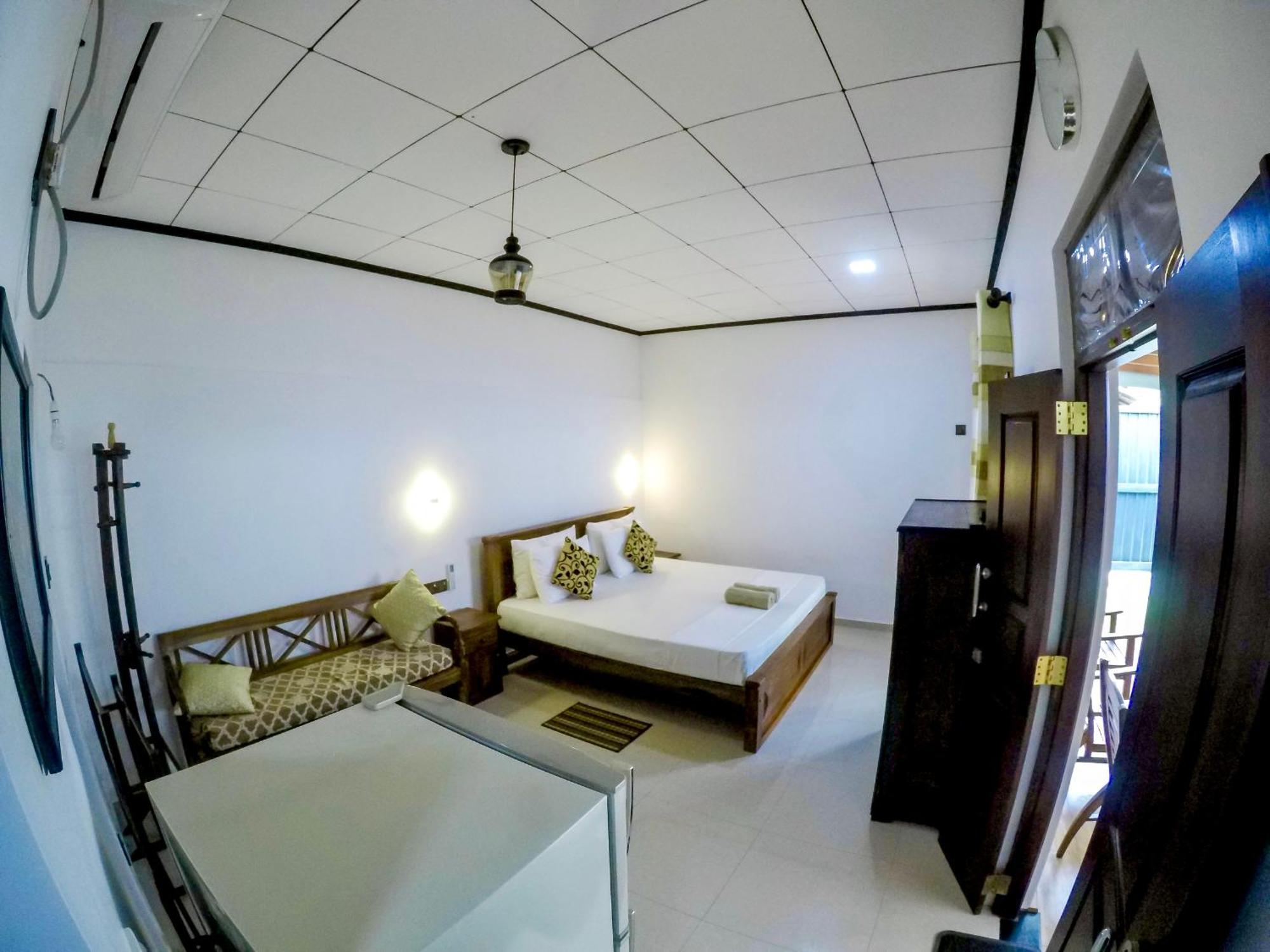 The Nook Hotel Hikkaduwa Exterior photo